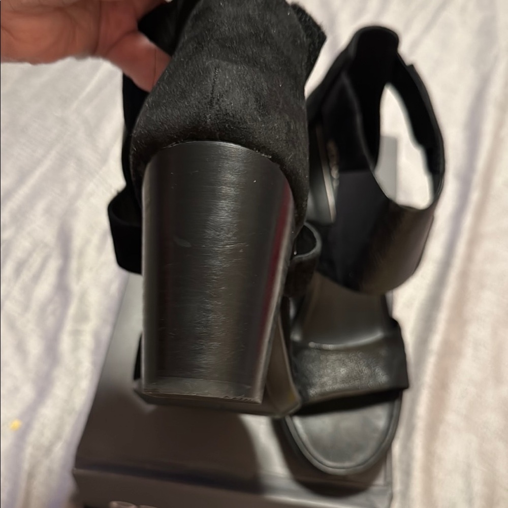 Ecco Black Sandals with Platform Sole and Ankle Strap Comfortable and Soft - Picture 8 of 9